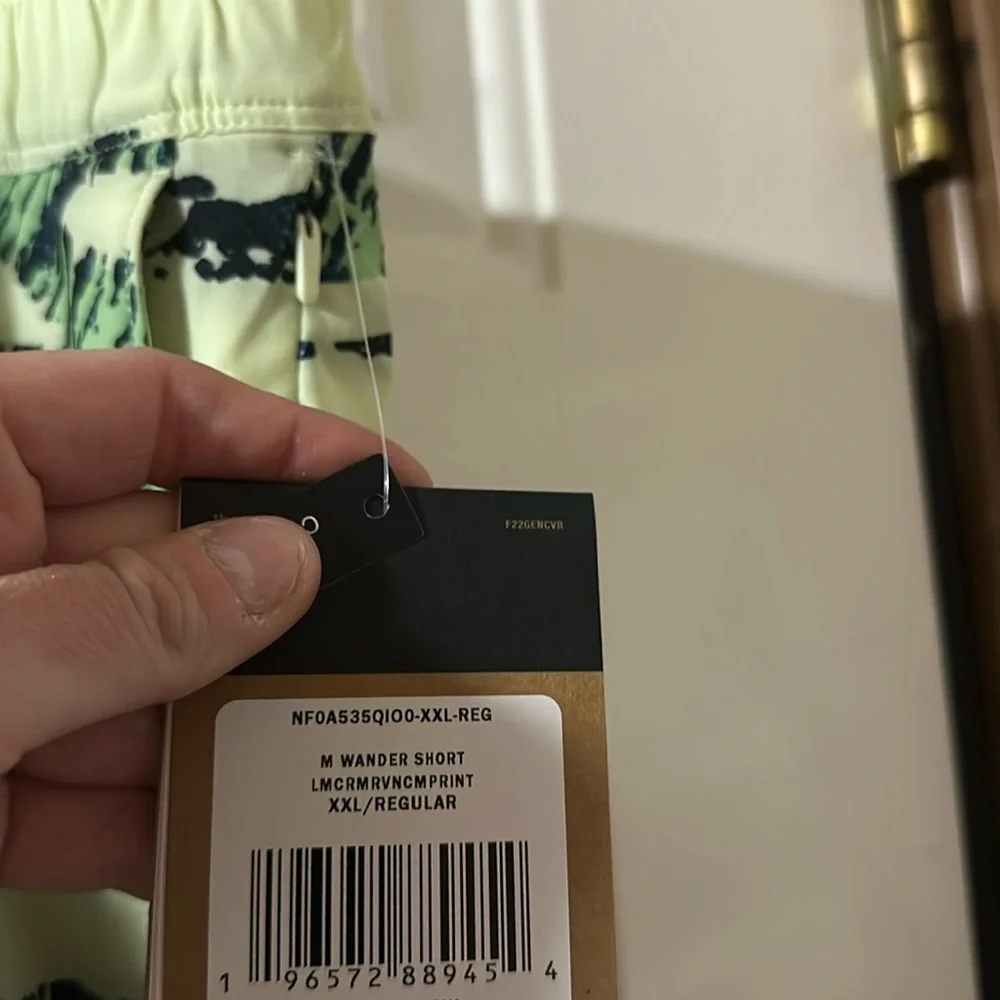 The North Face Wander Shorts: YELLOW/GREEN: NEW WITH TAGS: SIZE XXL